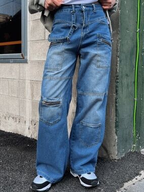 NWT Wide Leg Jeans with Fading and Pockets